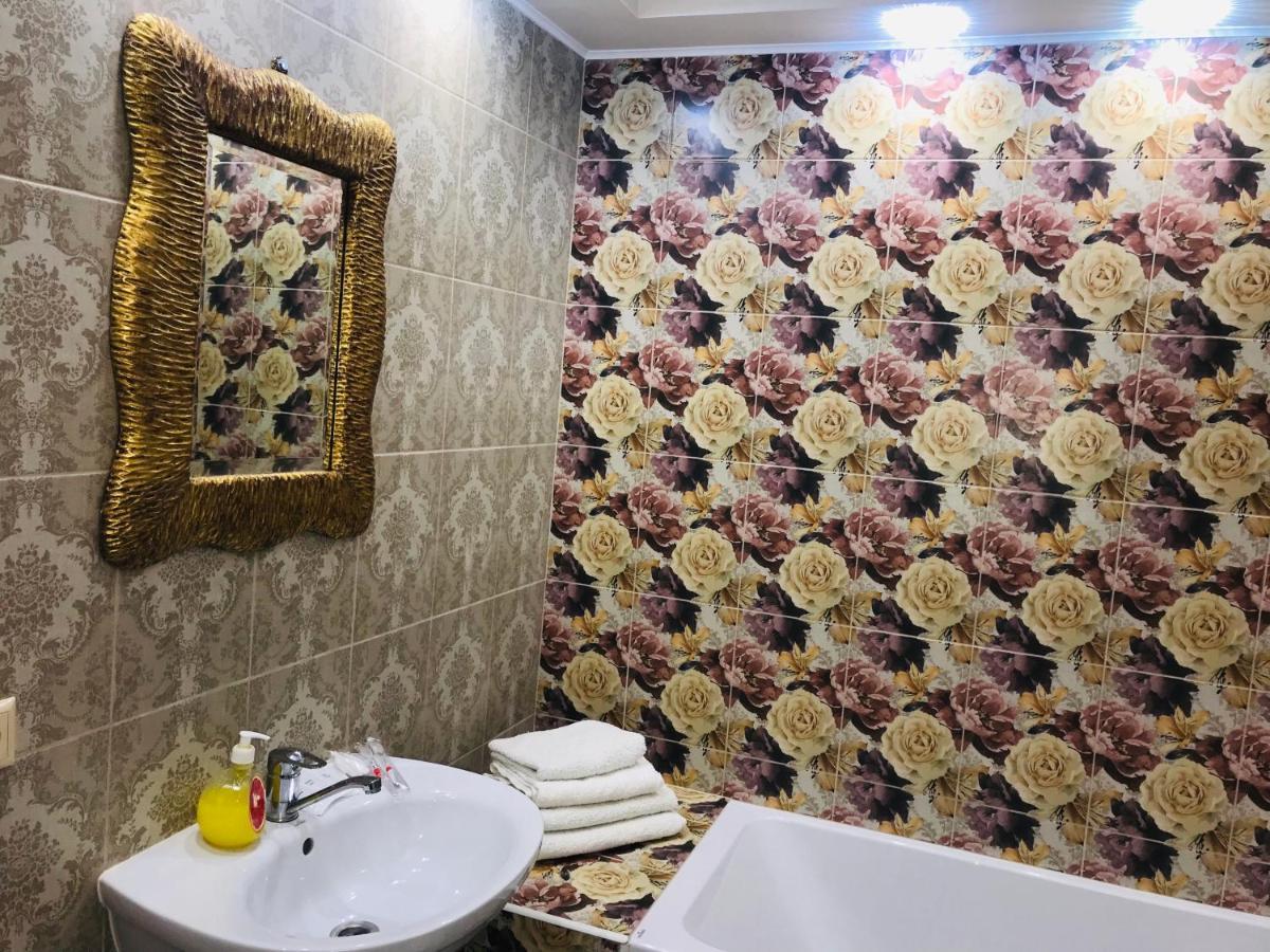 Яровиця 13 Lutsʼk Extérieur photo